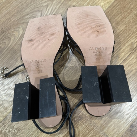 ALOHAS strap heels - Picture 7 of 8